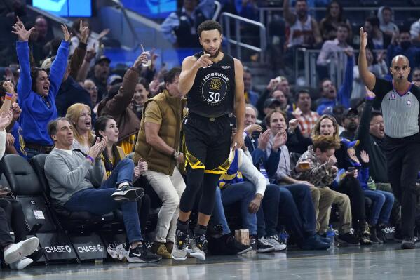 Curry scores 40 Warriors rally past Mitchell Cavs 106 101 AP News